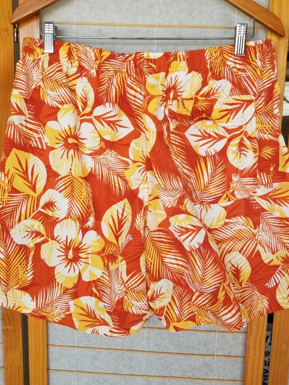 L.L. Bean Men's Swim Shorts Size Large Bathing Suit Trunks Tropical Print